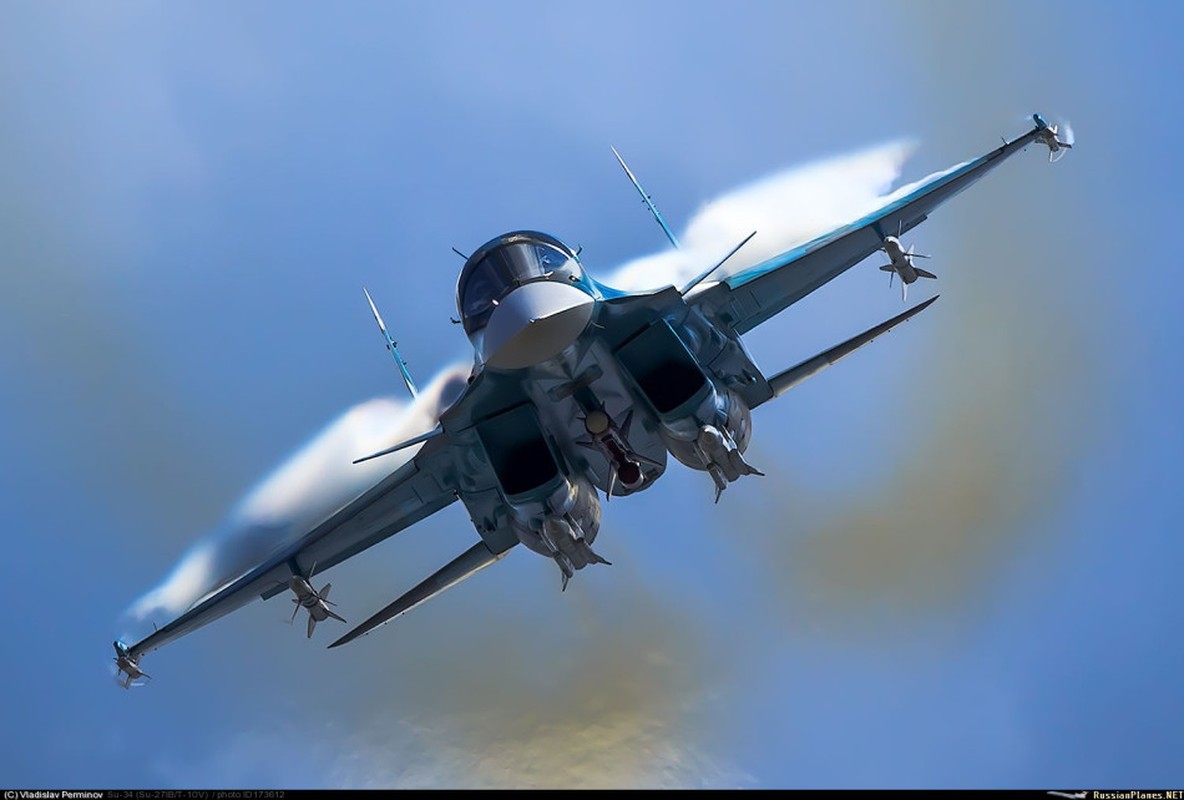 Choang voi buong lai cua Su-34: Nhu 