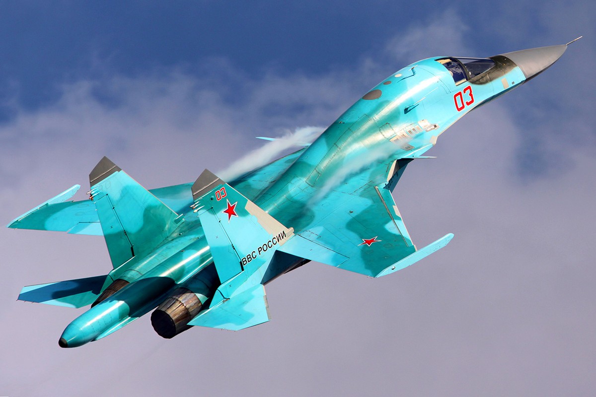 Choang voi buong lai cua Su-34: Nhu 