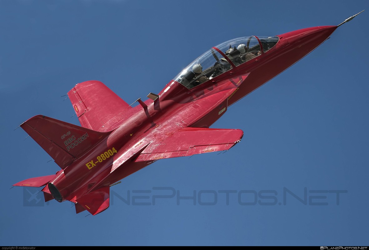 Sau Yak-130, Viet Nam co mua tiep may bay huan luyen canh nguoc SR-10?-Hinh-3