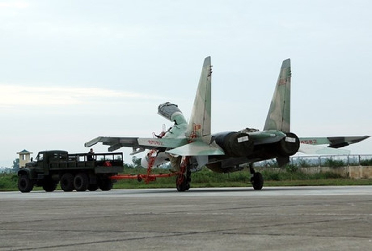 Hoi kho: Tiem kich Su-30 cua Viet Nam co di lui tren duong bang duoc khong?-Hinh-5