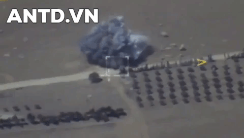 Khong quan Nga cho Su-24 nem bom thang dau phien quan, yem tro linh Assad