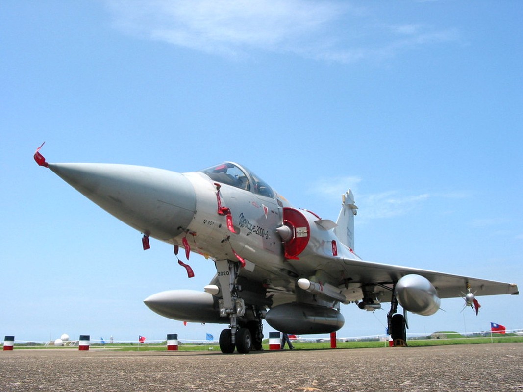 Lenh cam van vu khi noi long, Viet Nam lai co co hoi voi Mirage-2000?-Hinh-4