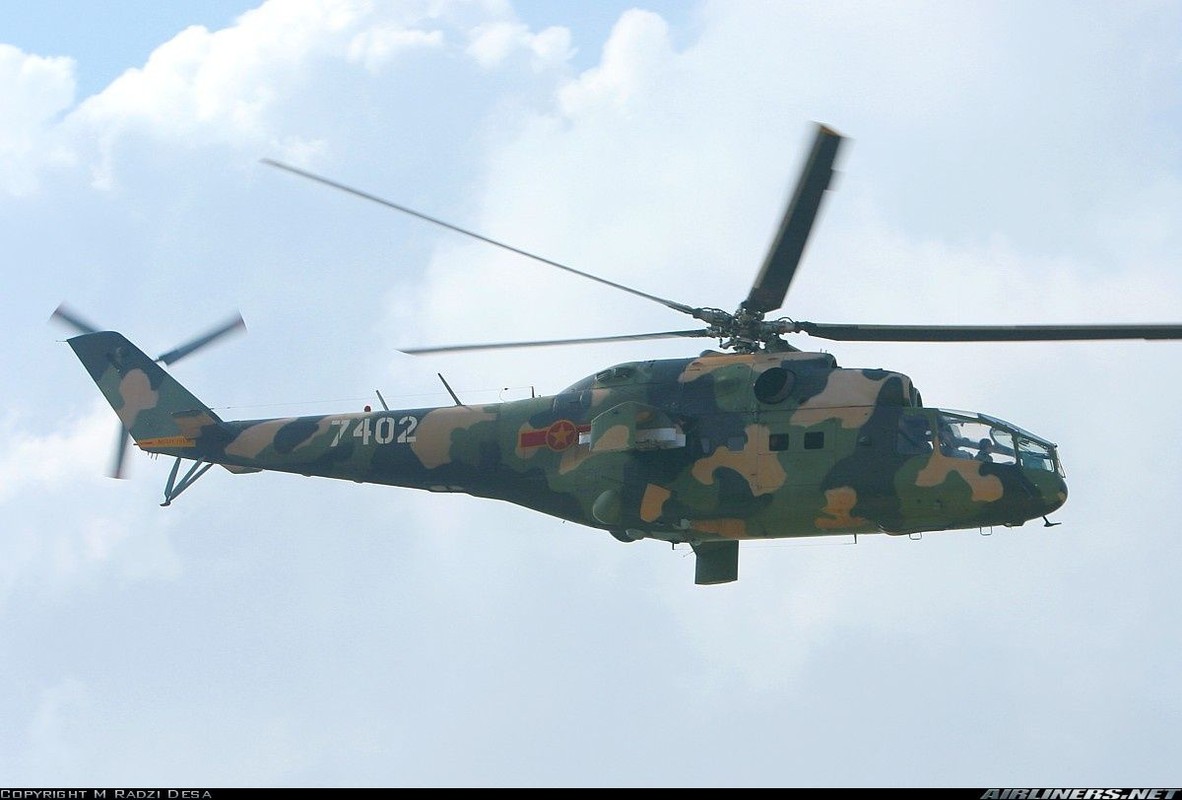Hinh anh truc thang Mi-24A Viet Nam dung manh tien cong tren chien truong K-Hinh-5