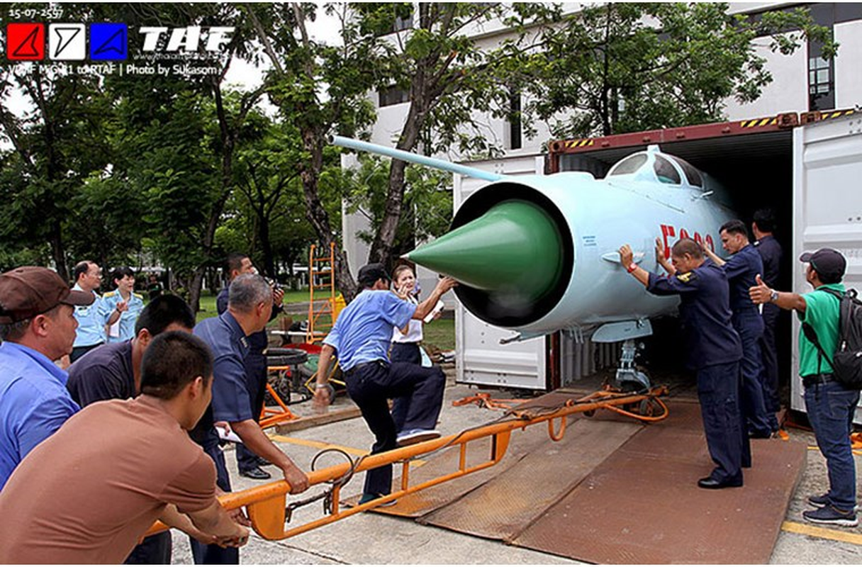 Tiem kich MiG-21MF cua Khong quan Viet Nam kieu hanh tren dat Thai Lan-Hinh-2