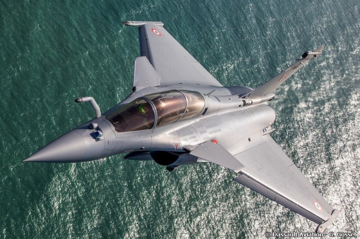 Lo chien dau co Rafale gia ty USD them mot lan 