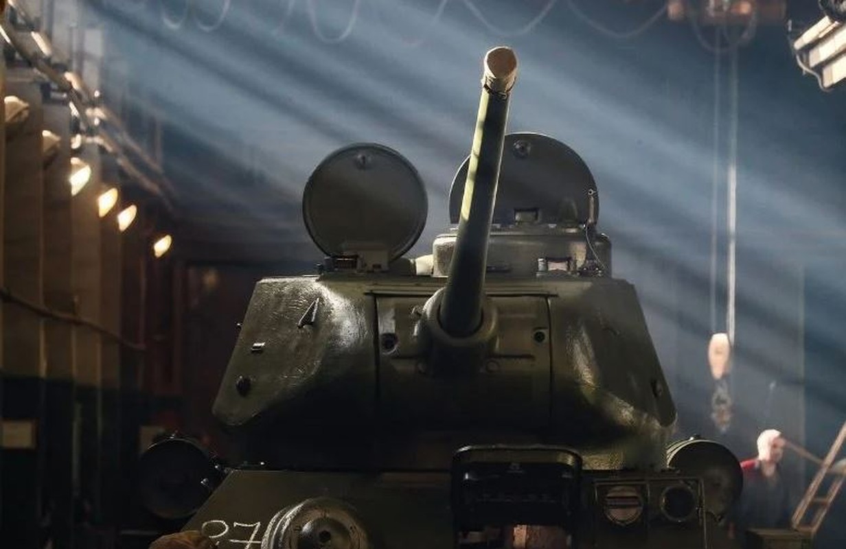 Hang loat xe tang T-34 Lien Xo duoc dai tu, san sang cho duyet binh va… dong phim-Hinh-4