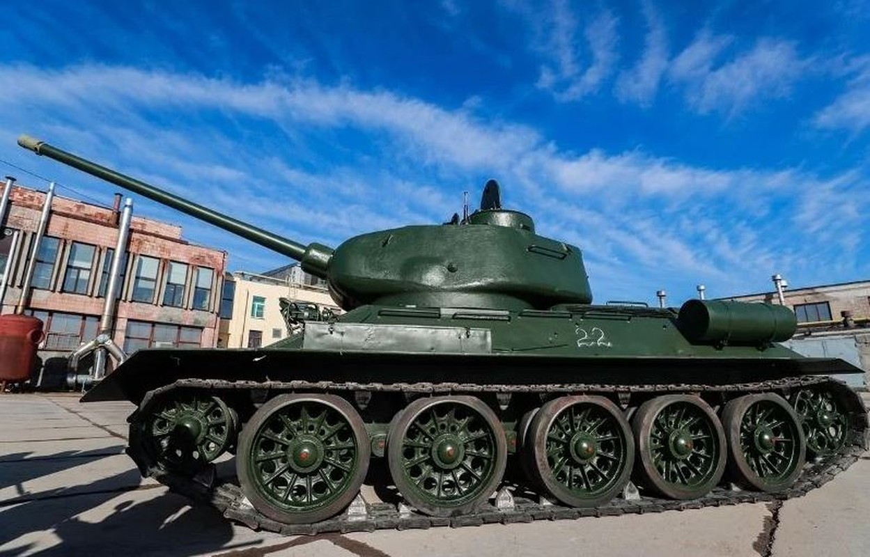 Hang loat xe tang T-34 Lien Xo duoc dai tu, san sang cho duyet binh va… dong phim-Hinh-6