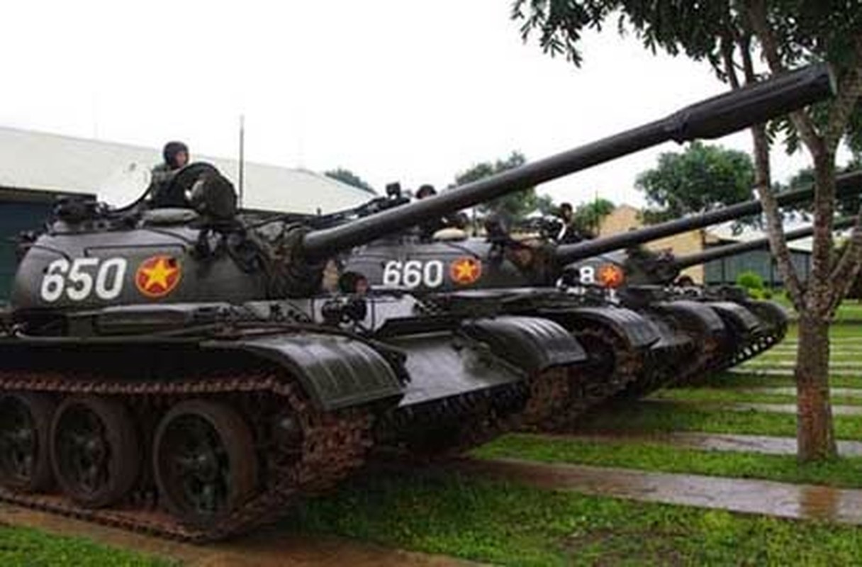 Tai sao Viet Nam khong nen nang cap xe tang T-55 len phien ban T-55M8A2 Tifon?-Hinh-10