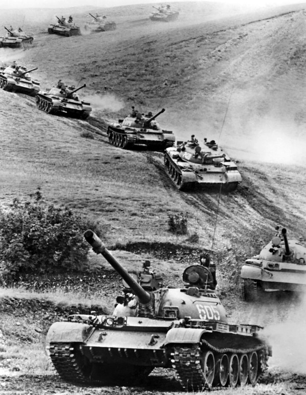 Tai sao Viet Nam khong nen nang cap xe tang T-55 len phien ban T-55M8A2 Tifon?-Hinh-12