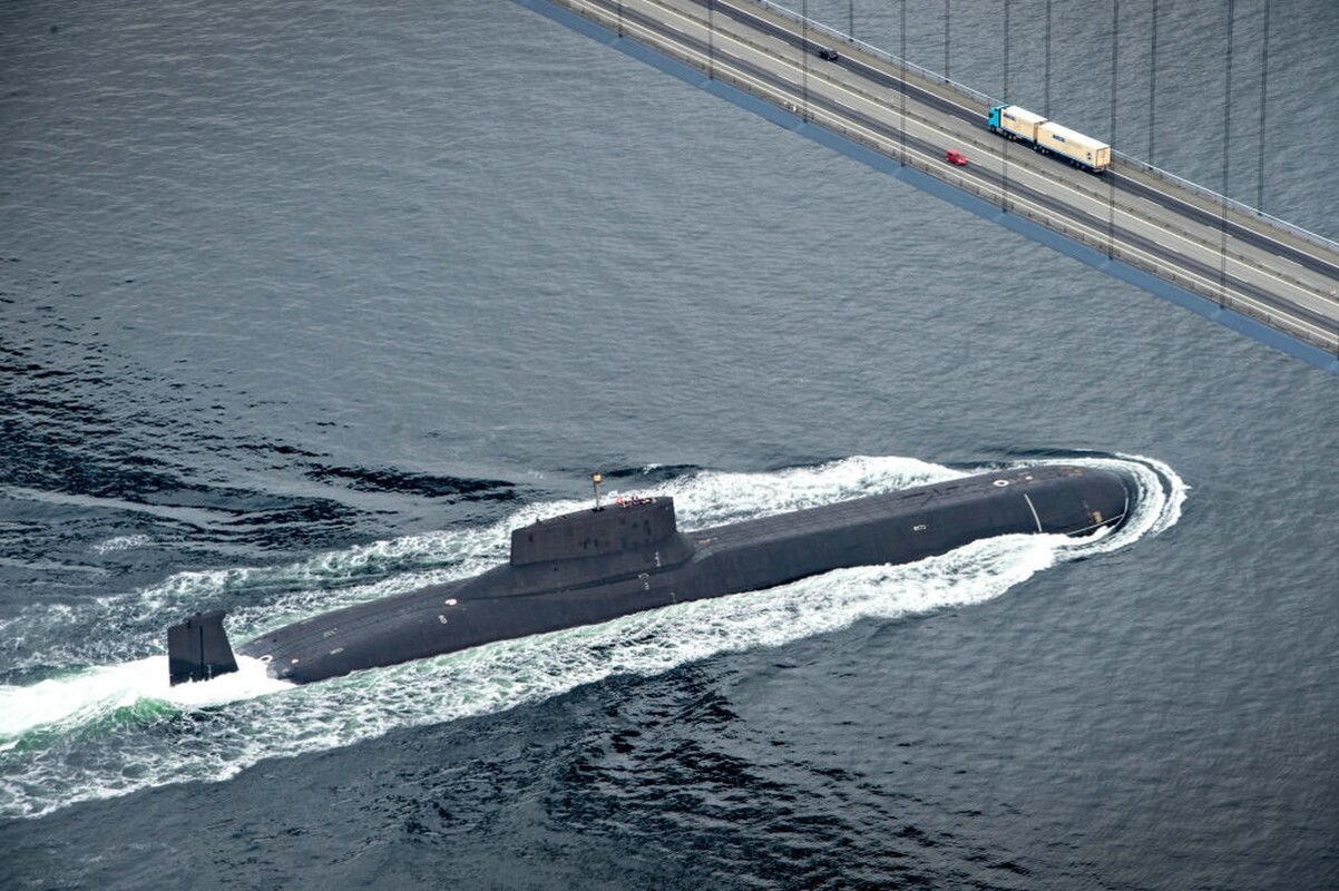 Nga sap ha thuy tau ngam mang ngu loi nguyen tu Poseidon... NATO 