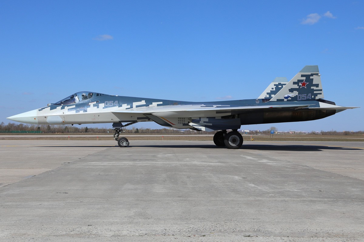 F-35 khong bay duoc sieu am, Su-57 
