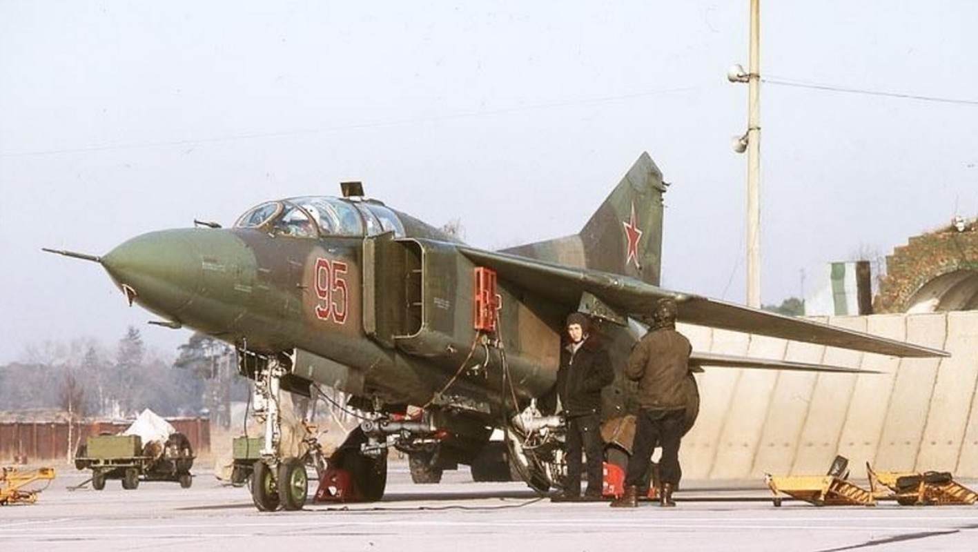 Bi hai: MiG-23M Lien Xo bay khong nguoi lai hon 900km, roi o Bi-Hinh-10