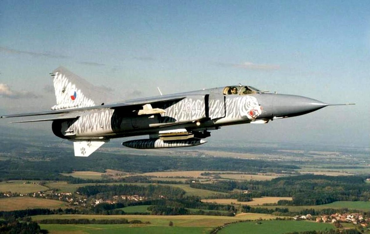 Bi hai: MiG-23M Lien Xo bay khong nguoi lai hon 900km, roi o Bi-Hinh-9