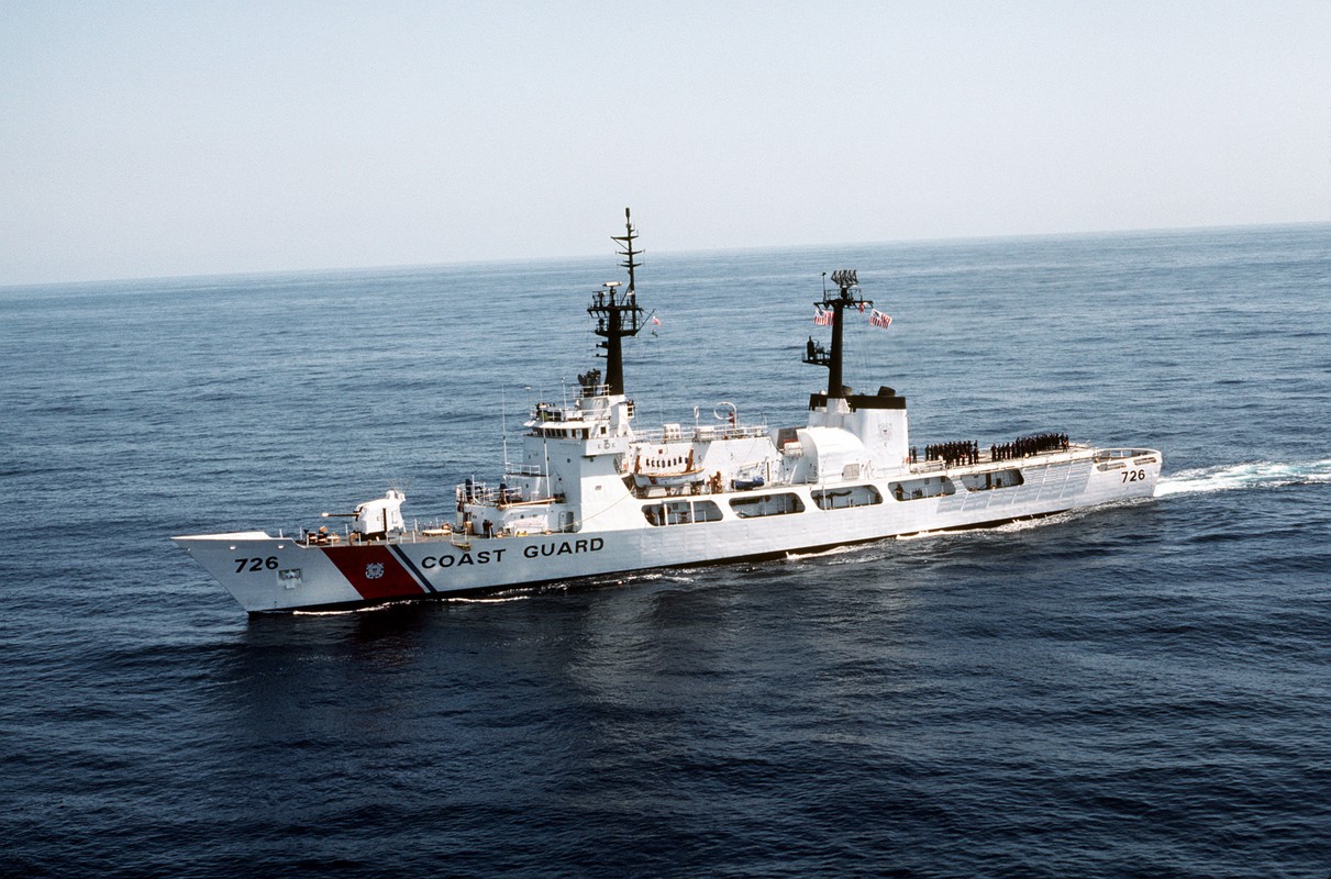 Tau tuan duyen USCGC John Midgett thao radar, vu khi... san sang ve Viet Nam-Hinh-6