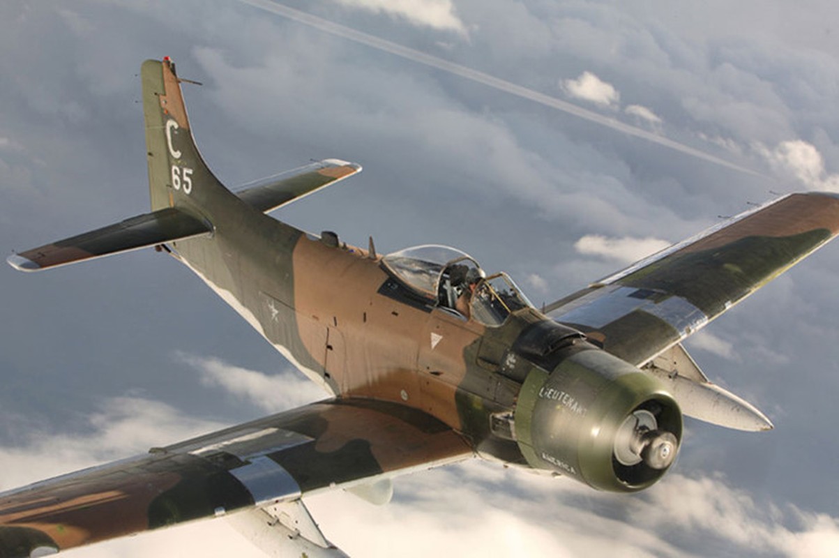 Kham pha cuong kich A-1H Skyraider tung tham chien o Dong Duong-Hinh-7