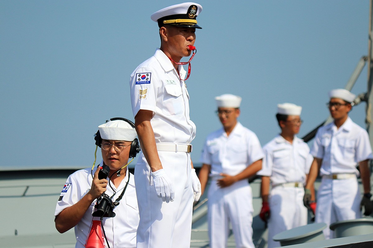 Hoanh trang le duyet binh cua ham doi hai quan Asean-Hinh-6