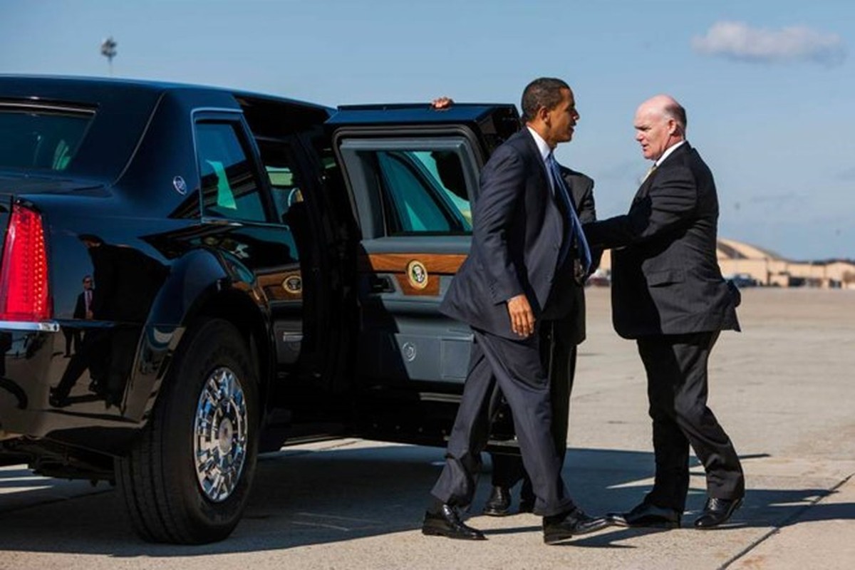 Nguoi 'nhu hinh voi bong' bao ve Tong thong Obama-Hinh-2