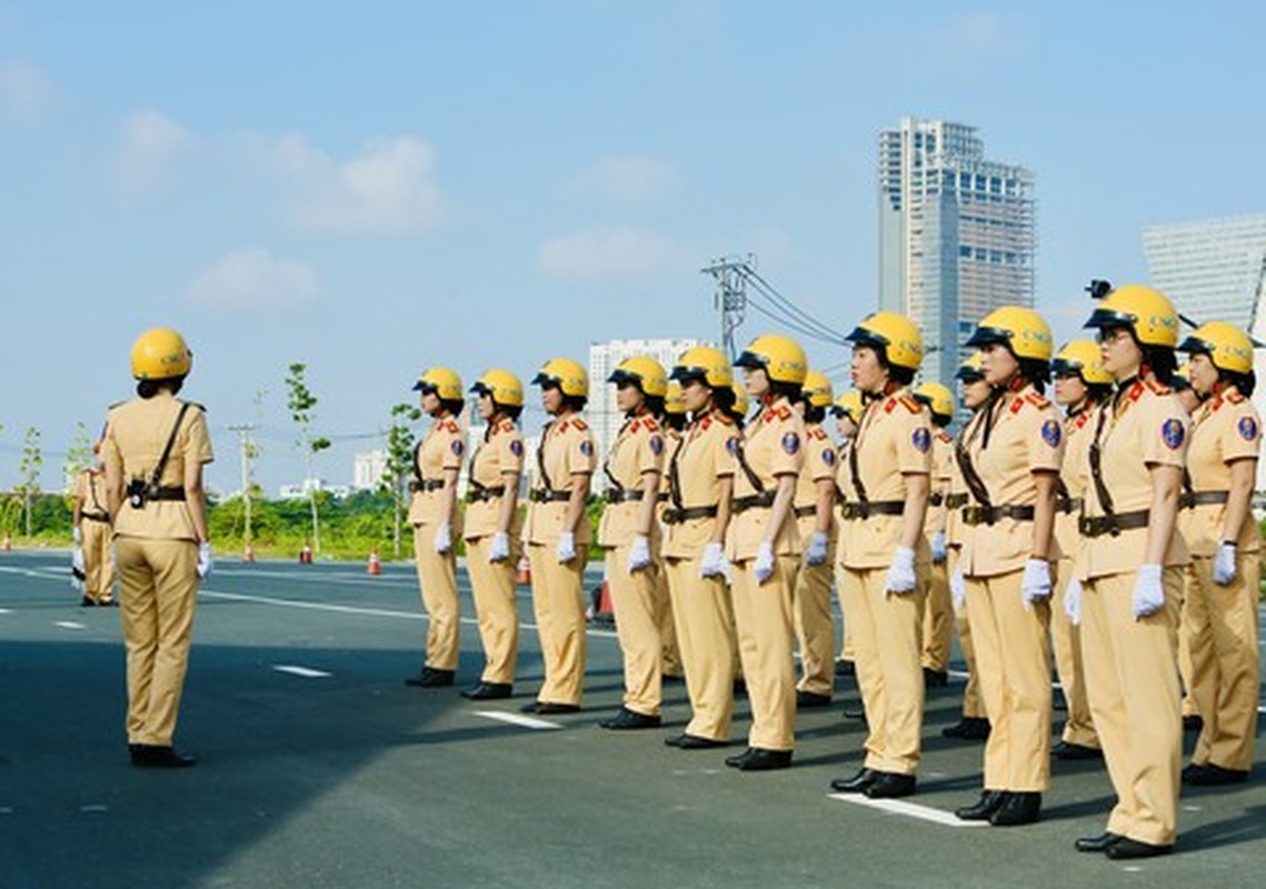 Tan muc doi hinh nu CSGT dan doan dau tien tai Viet Nam-Hinh-3