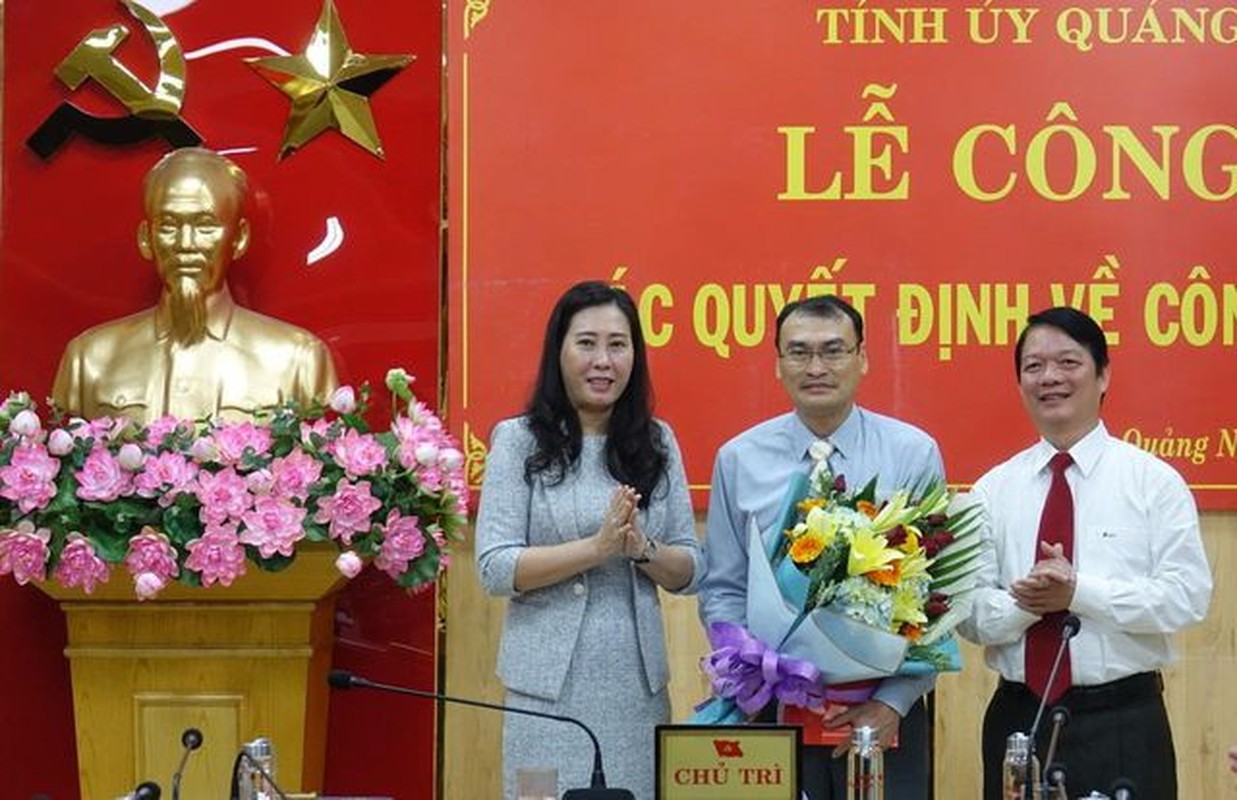 Ba Bui Thi Quynh Van duoc chuan y Bi thu Tinh uy Quang Ngai-Hinh-9