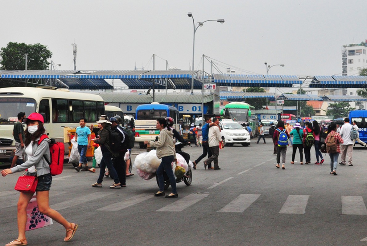 Vai gio truoc giao thua, Sai Gon ket xe nghiem trong-Hinh-7