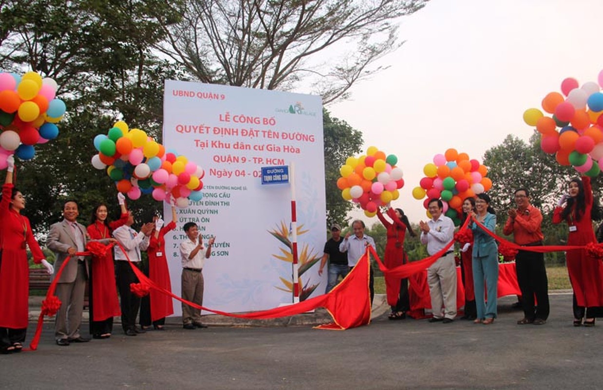 Huu Chau roi lẹ du le dat ten duong NSUT Thanh Nga-Hinh-11