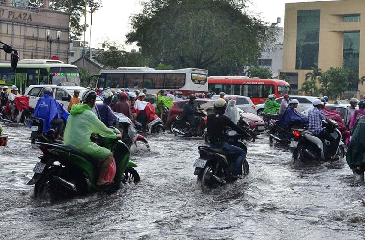 Sai Gon ngap nang, duong pho bien thanh ao-Hinh-8