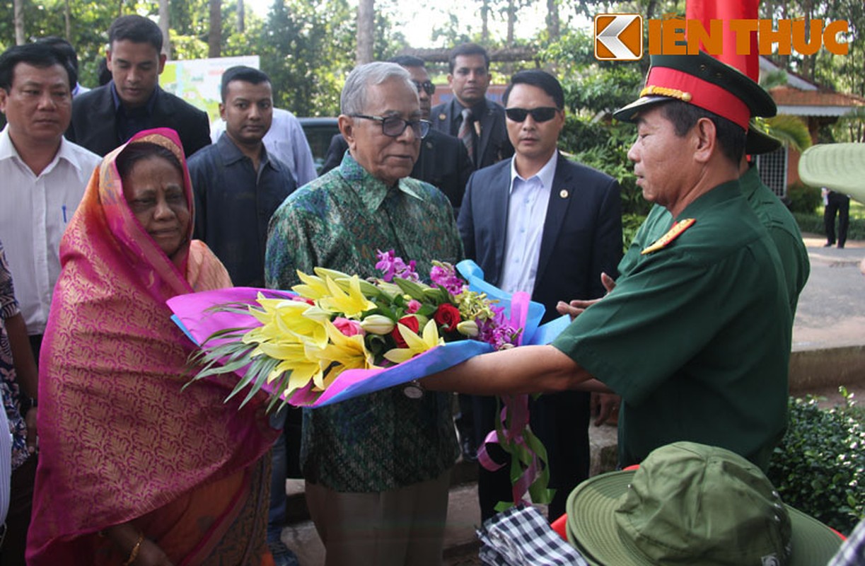 Tong thong Bangladesh deo khan ran tham dia dao Cu Chi-Hinh-2