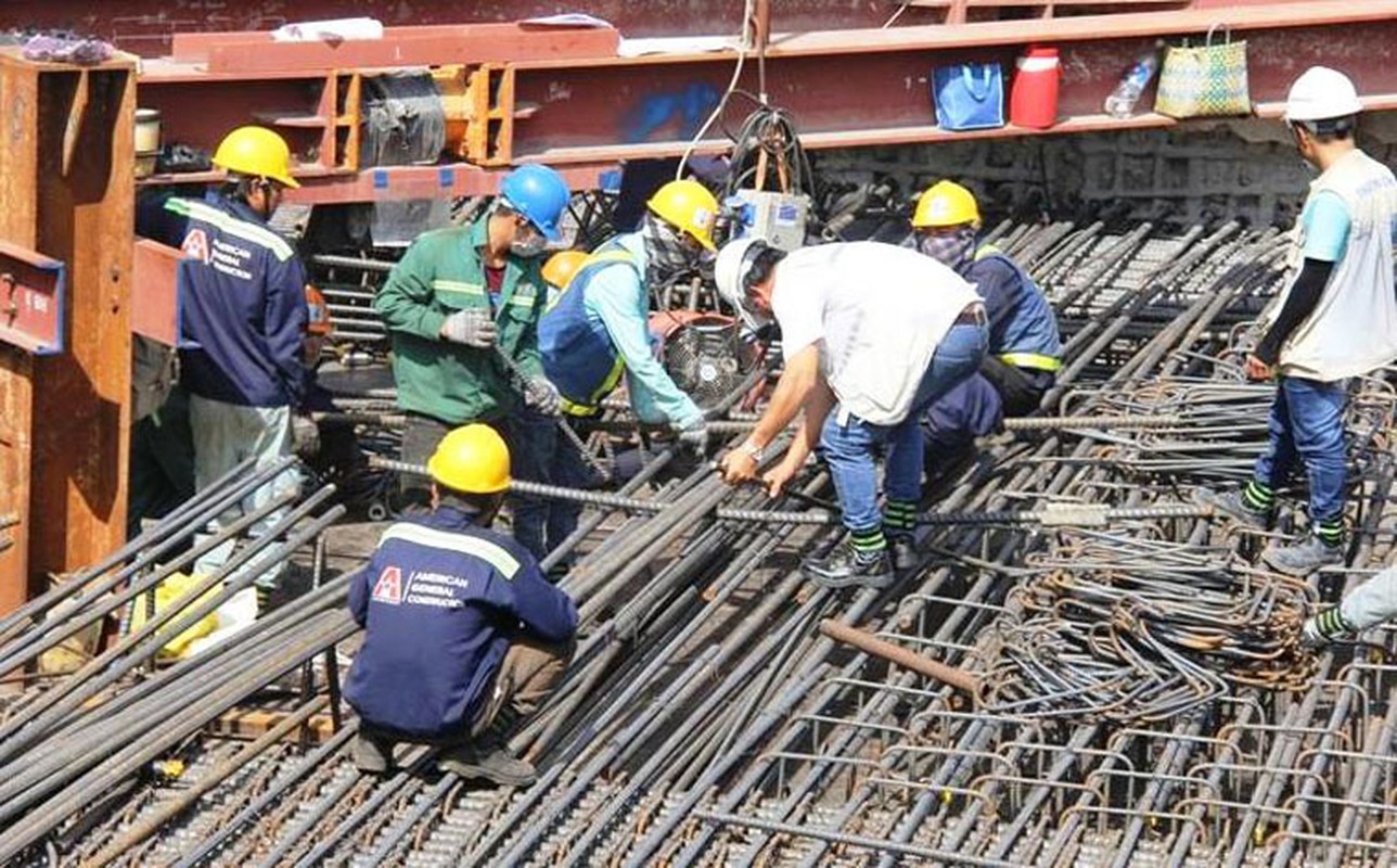 Soi dong cong truong tuyen Metro Ben Thanh-Suoi Tien ngay 29 Tet