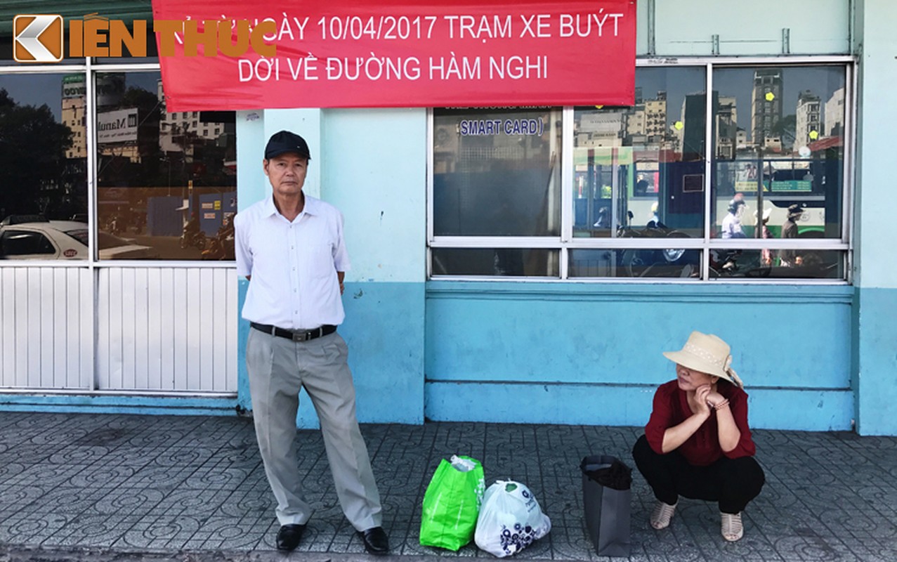 Anh: Ngay cuoi cung o tram xe buyt lon nhat Sai Gon-Hinh-10