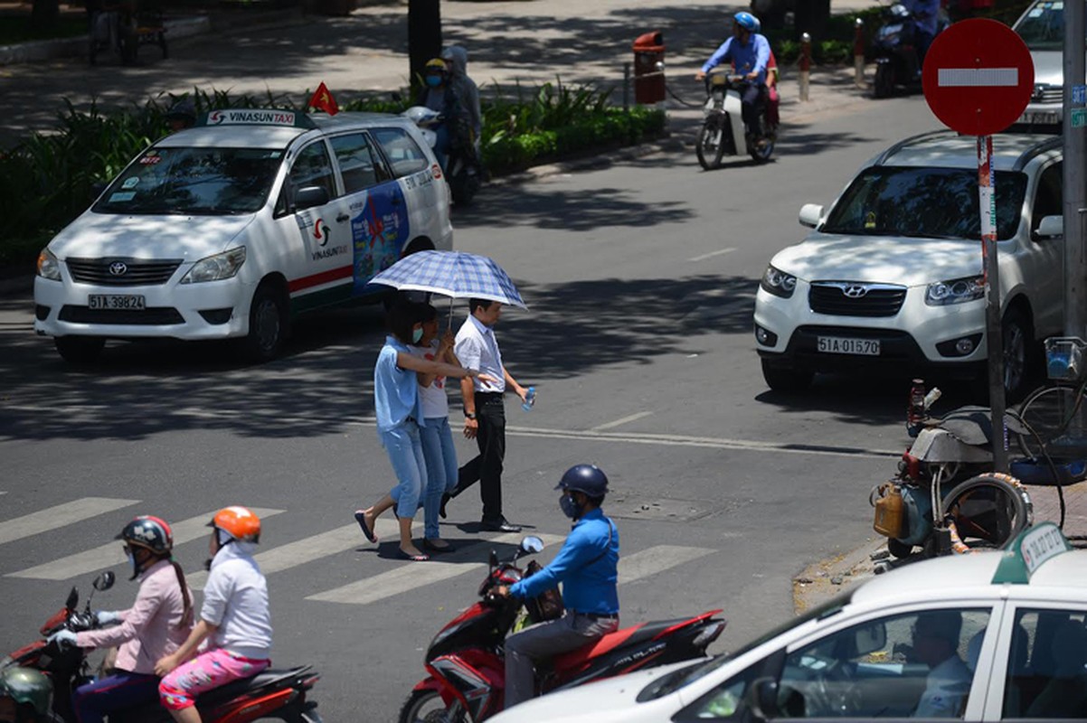 Anh: Nguoi Sai Gon khon don vi nang nong nhu do lua