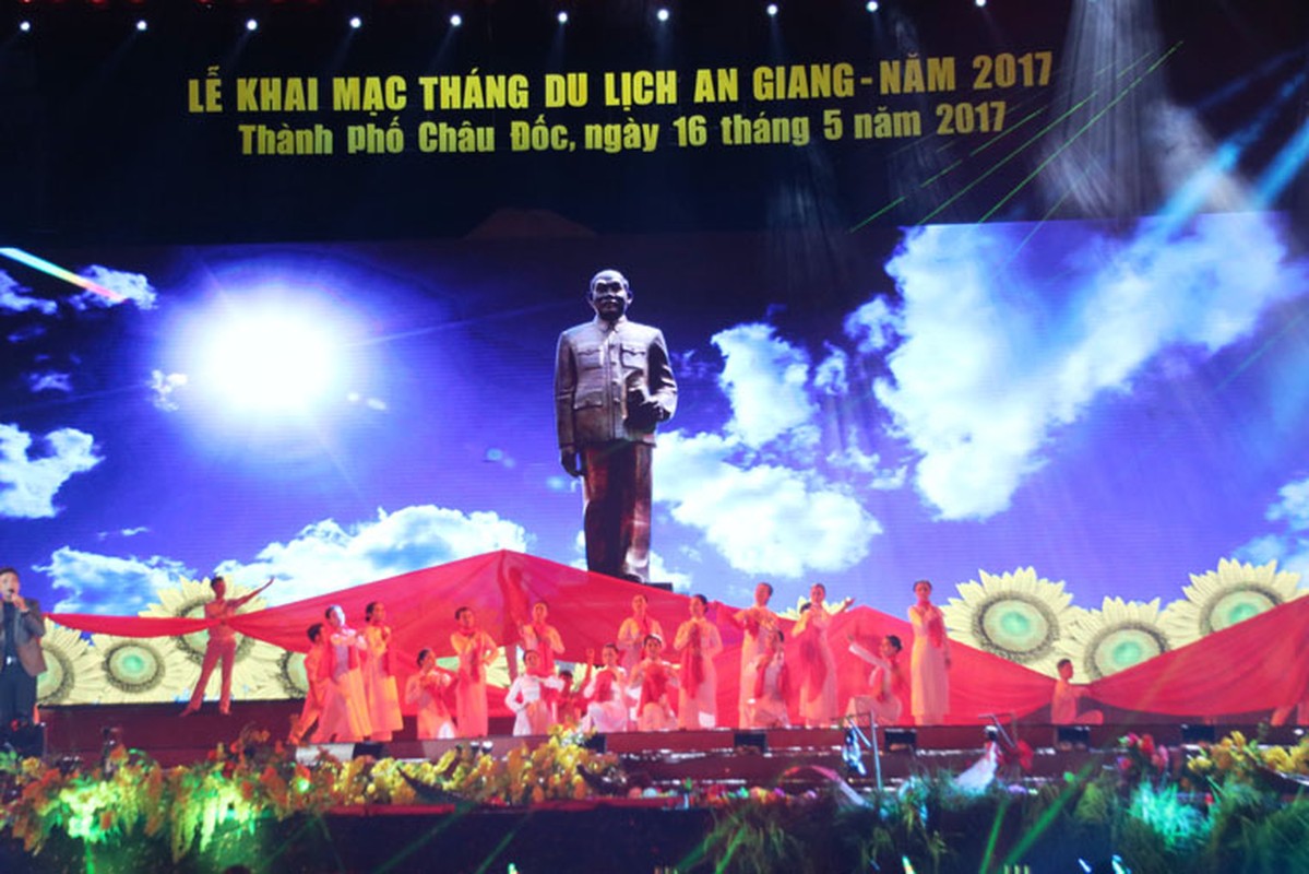 Dem khai mac day mau sac “An Giang - Non nuoc huu tinh”-Hinh-9