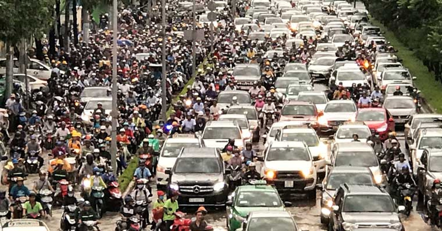 Mua dong kinh hoang o Sai Gon: Cay do, duong ngap, bay mai nha