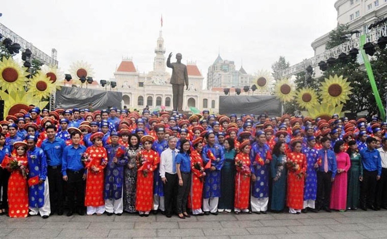 100 doi uyen uong rang ngoi trong le cuoi dung ngay 2/9-Hinh-6