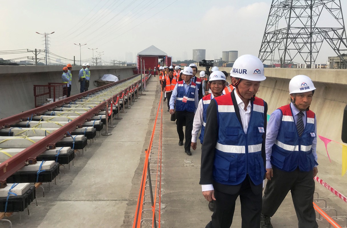 Can canh doan duong ray dau tien tren tuyen Metro Ben Thanh - Suoi Tien-Hinh-2