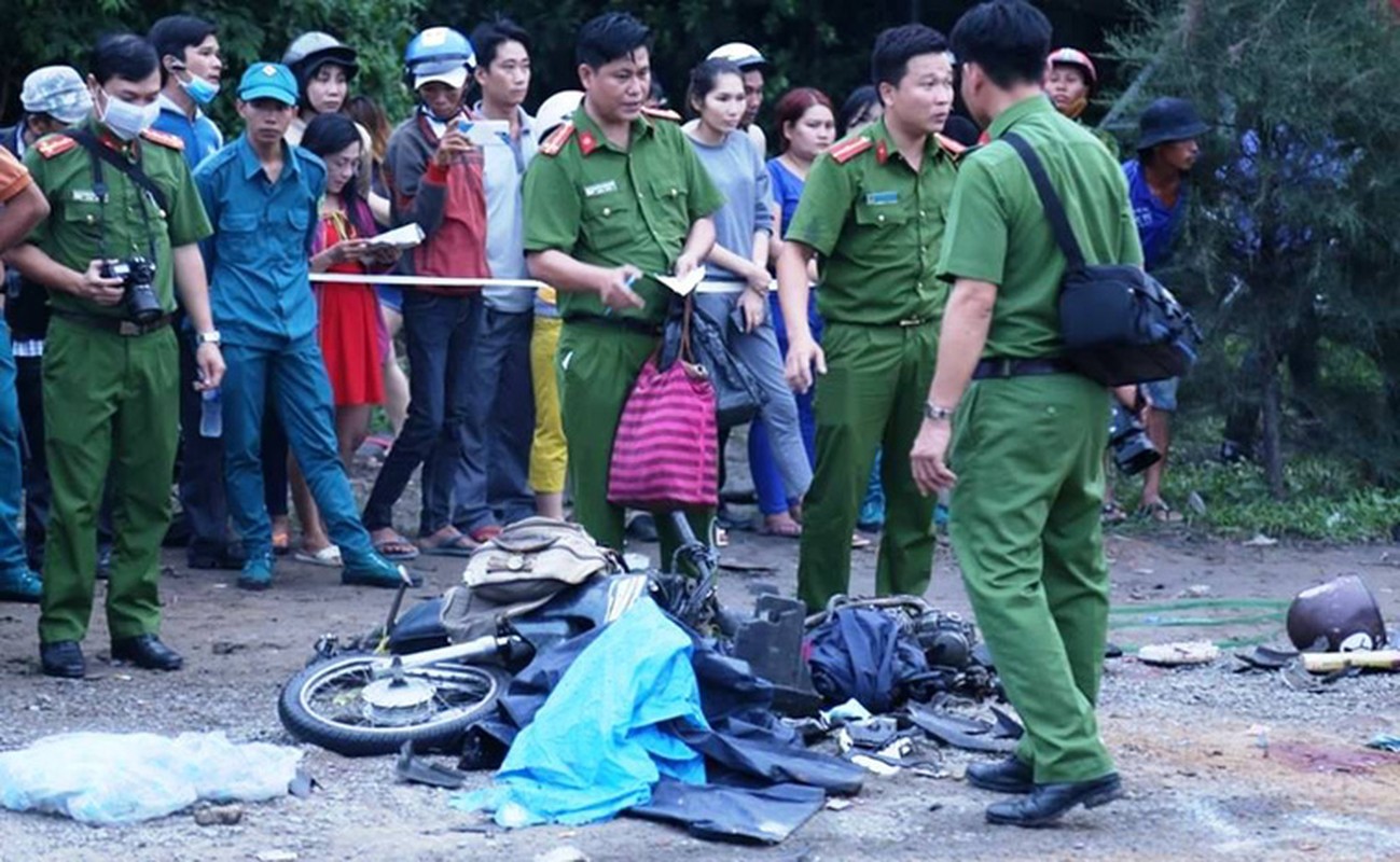 Container tong nhieu xe may o Long An: Chuyen tro ve khung khiep sau ky nghi-Hinh-6