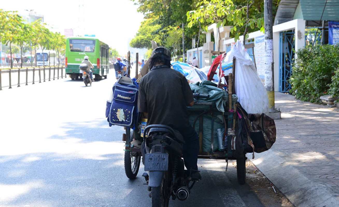 Moi dau mua kho, nguoi Sai Gon da khon don vi nang nong gay gat-Hinh-2