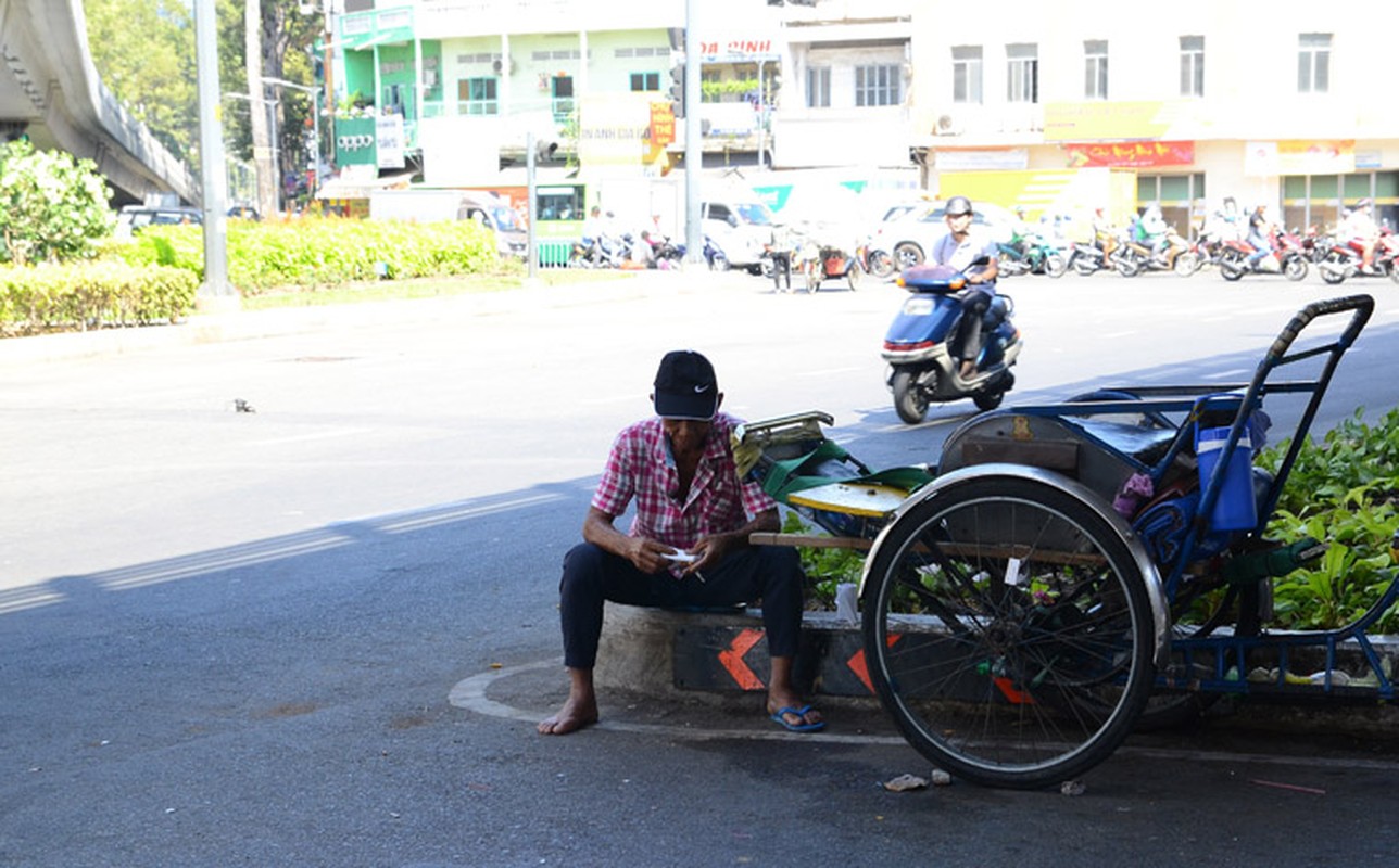 Moi dau mua kho, nguoi Sai Gon da khon don vi nang nong gay gat-Hinh-7