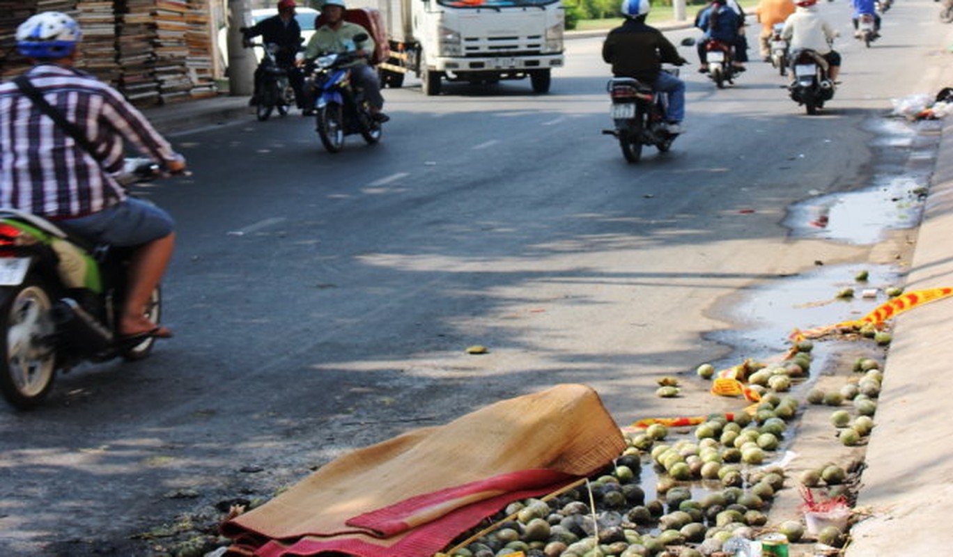 Nhung vu tai nan giao thong tham khoc tuan qua (14/2 - 20/2/2016)-Hinh-7