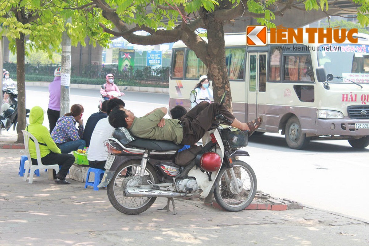 Xem nguoi dan Ha Noi quay cuong trong dot nang nong dau mua-Hinh-6