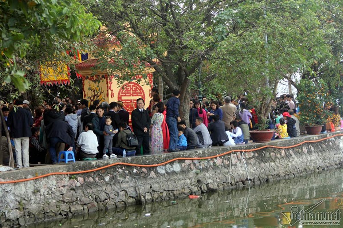 Ha Noi: Bien nguoi chen chan di le dau nam-Hinh-11