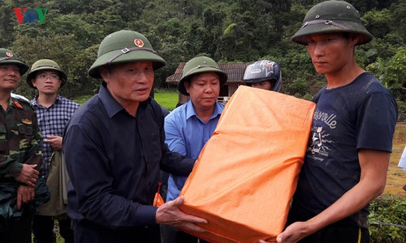 Anh ron nguoi tai hien truong vu sat lo nui o ban Sang Tung-Hinh-24