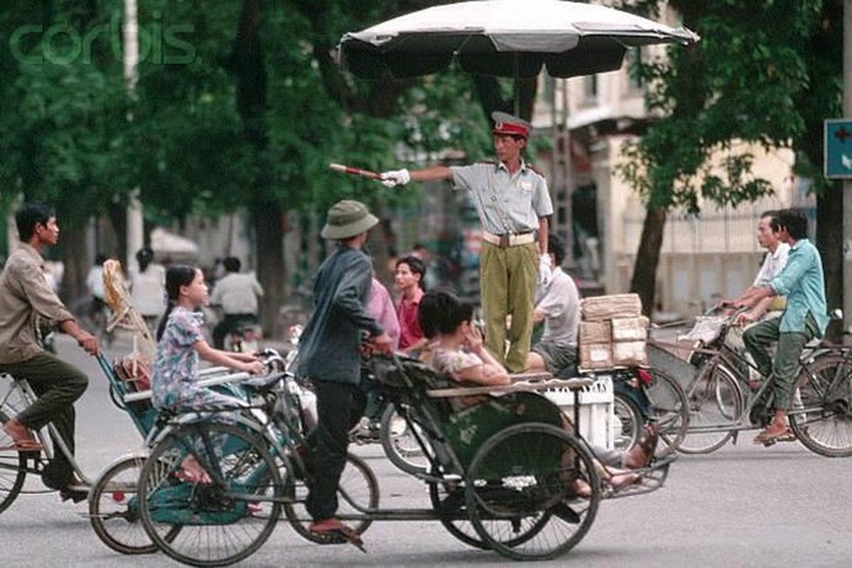 Ngam trang phuc CSGT qua cac thoi ky-Hinh-5