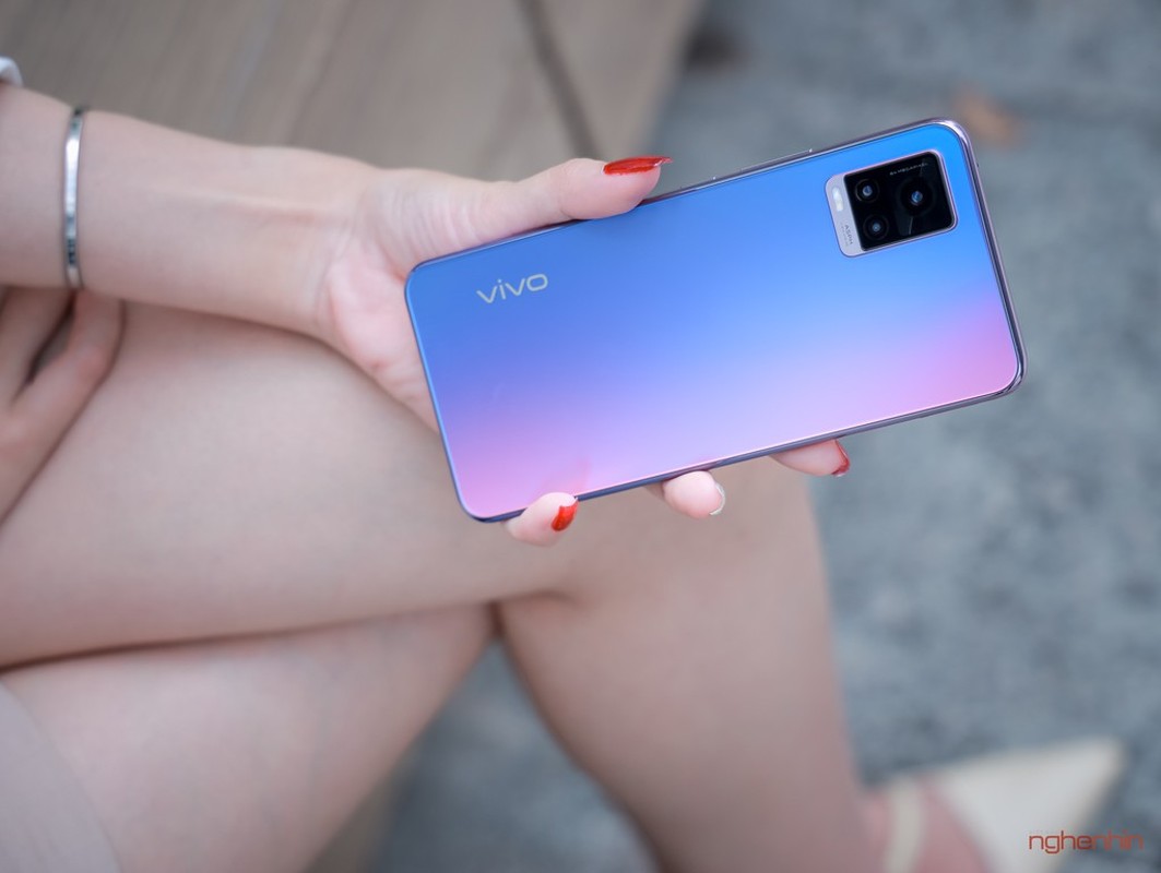 Vivo V20 voi kha nang lay net qua mat da co mat tai Viet Nam-Hinh-2