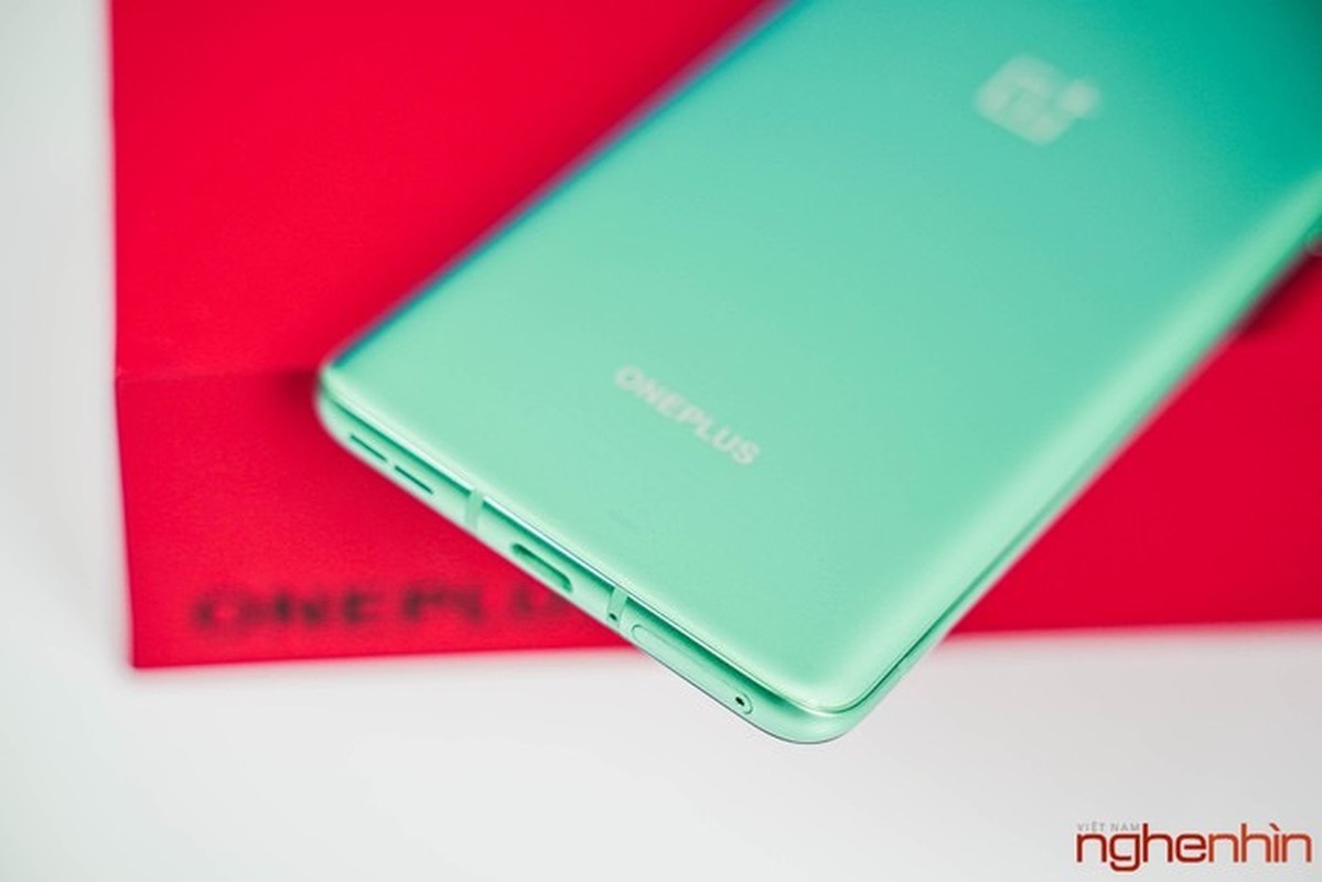 OnePlus 8T 5G: “Quai vat” phan khuc smartphone cao cap-Hinh-2