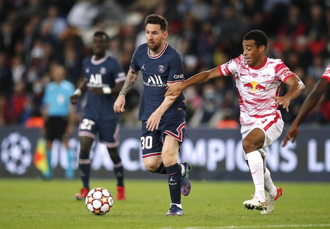 Messi lap cu dup ban thang, PSG vung ngoi dau bang Champions League