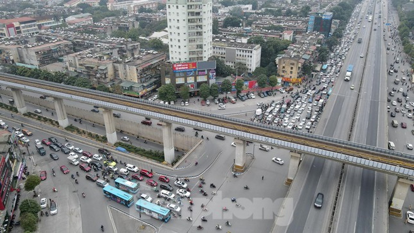 Giao thong Ha Noi ngay cuoi nam: Cua ngo thong thoang la thuong-Hinh-4