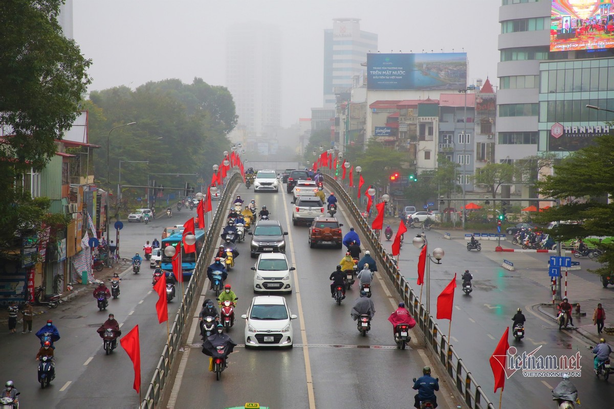 Ha Noi chim trong mua phun, suong giang tu sang den trua-Hinh-11