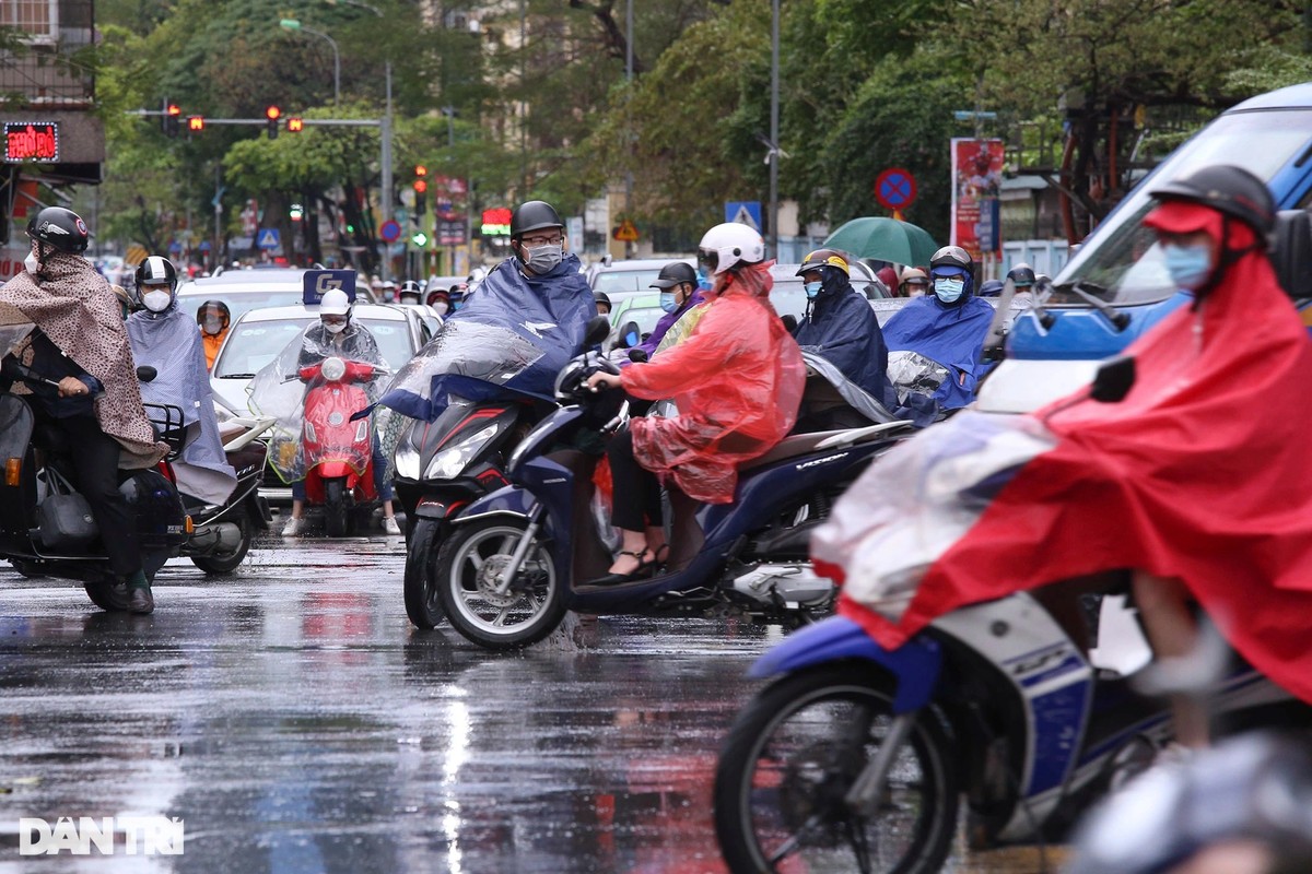 Duong pho un tac gio cao diem, “binh thuong cu” o Ha Noi da quay tro lai?-Hinh-6