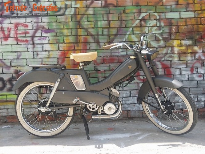 Xe đạp máy Mobylette 60 tuổi còn zin tại Việt Nam