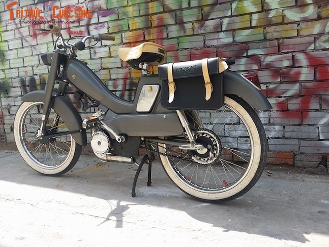 Xe đạp máy Mobylette 60 tuổi còn zin tại Việt Nam